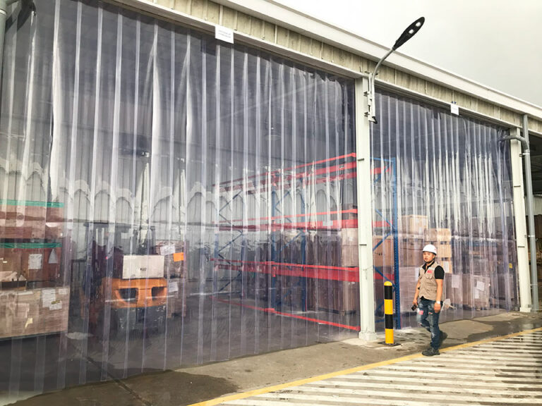 Màng nhựa PVC – giải pháp ngăn khu phòng sạch hiệu quả